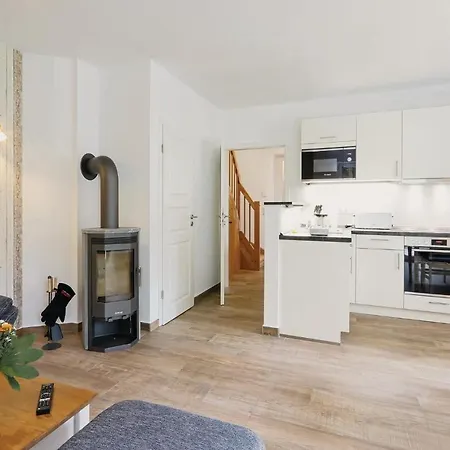 Reetdachhaus 5 Auf Usedom Сasa de vacaciones *